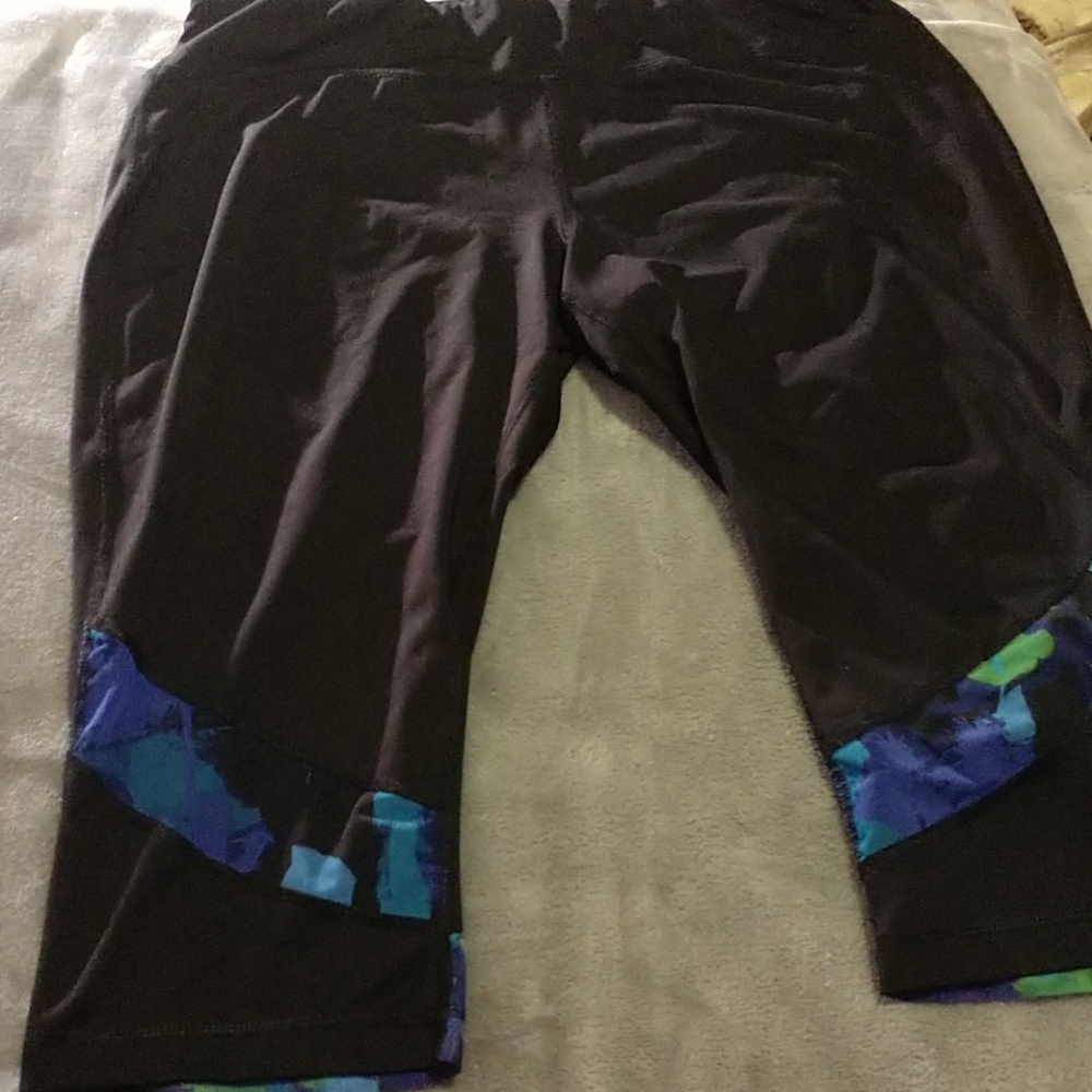 Athletic capris